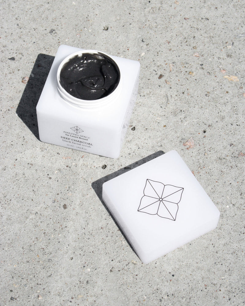 Deep Charcoal Black Ansigtsskrub (50ml)